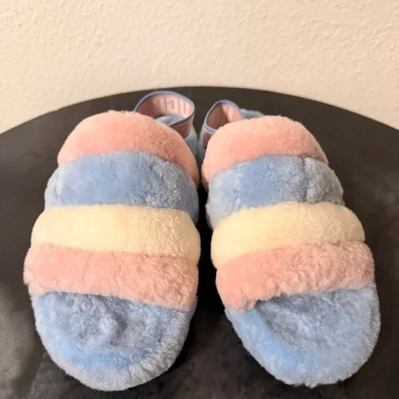 UGG Fluff Yeah Slide Pride Stripes Fur Slippers Women’s Size 7 Comfy Rubber Sole - Picture 10 of 10